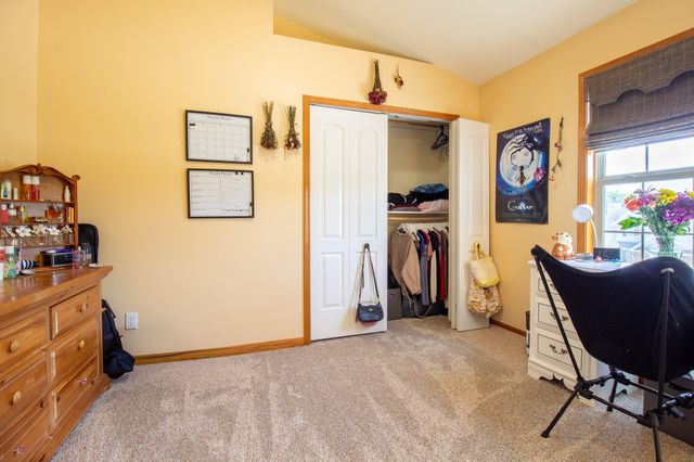 2550 Honelee Court, Valparaiso, IN 46385