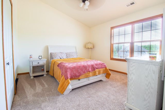 2550 Honelee Court, Valparaiso, IN 46385