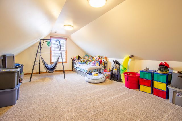 2550 Honelee Court, Valparaiso, IN 46385