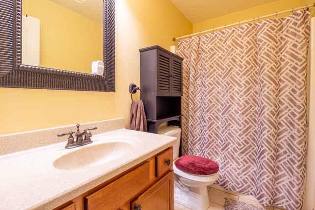 2550 Honelee Court, Valparaiso, IN 46385