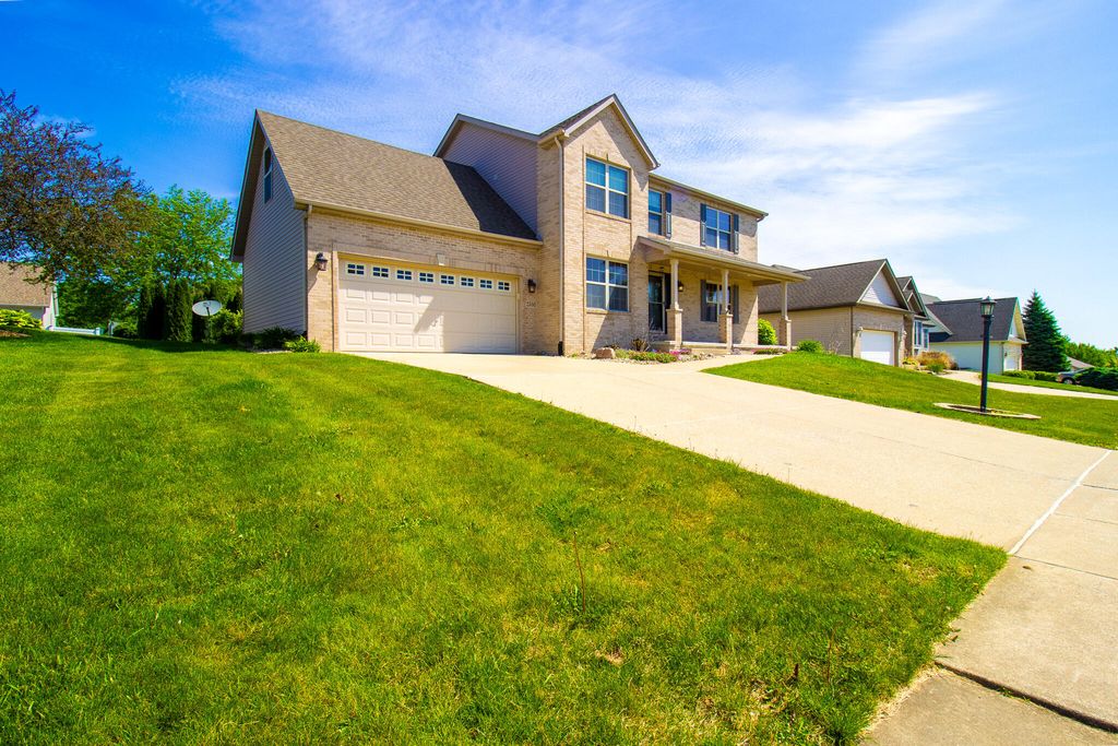 2550 Honelee Court, Valparaiso, IN 46385