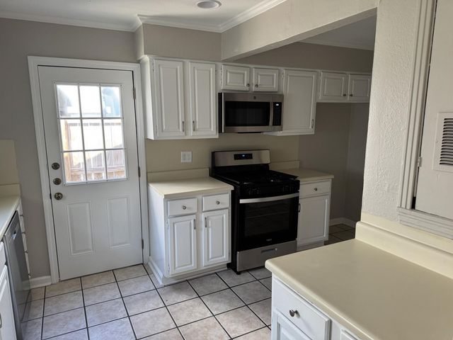 8427 Ridgelea Street, Dallas, TX 75209