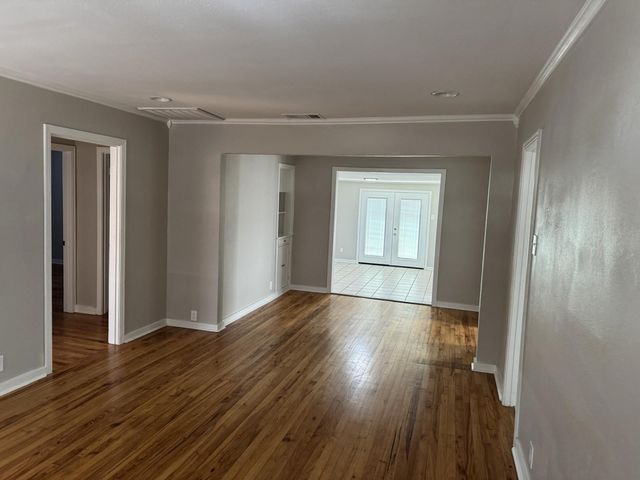 8427 Ridgelea Street, Dallas, TX 75209