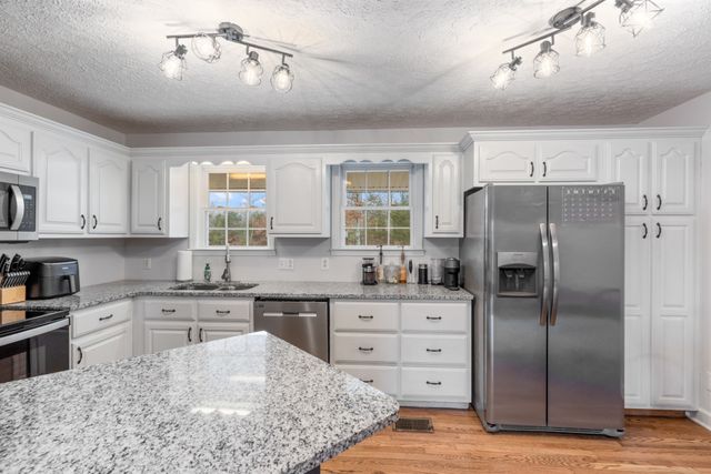 2323 Nubbin Ridge Rd, Dickson, TN 37055