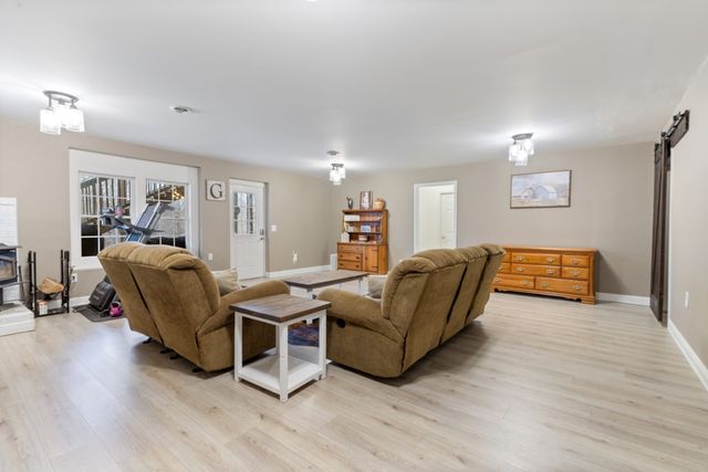 2323 Nubbin Ridge Rd, Dickson, TN 37055