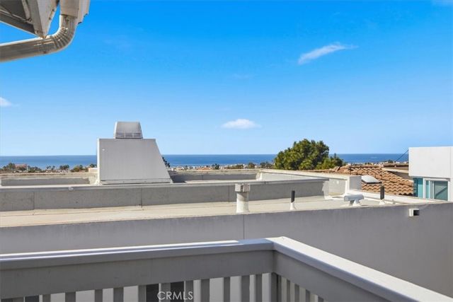 941 1st Street, Hermosa Beach, CA 90254