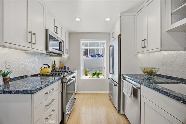 941 1st Street, Hermosa Beach, CA 90254