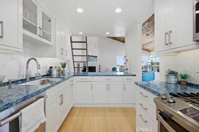 941 1st Street, Hermosa Beach, CA 90254