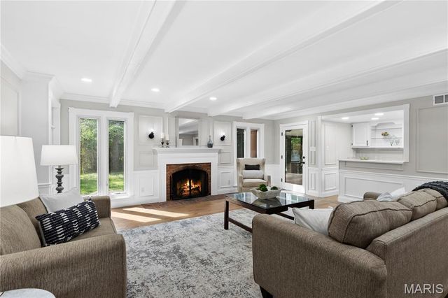 123 Pinehurst Estates Drive, Creve Coeur, MO 63141