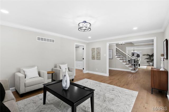 123 Pinehurst Estates Drive, Creve Coeur, MO 63141