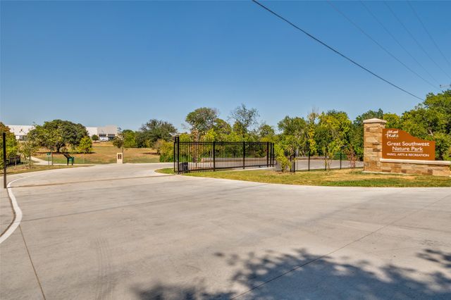 524 E Avenue J C, Grand Prairie, TX 75050