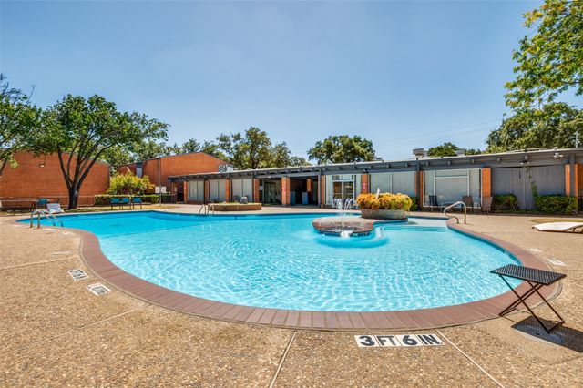 524 E Avenue J C, Grand Prairie, TX 75050