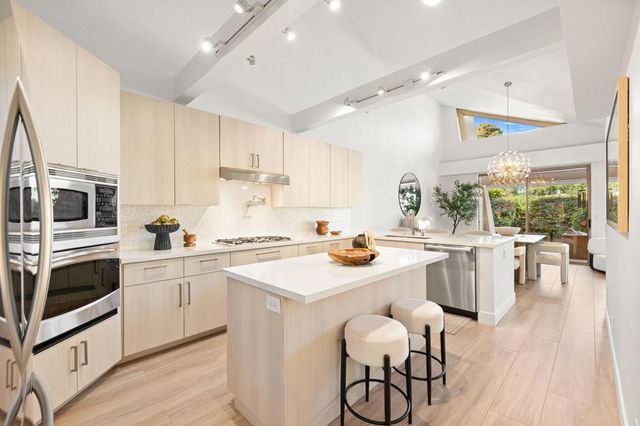 47 N Kavenish Drive, Rancho Mirage, CA 92270