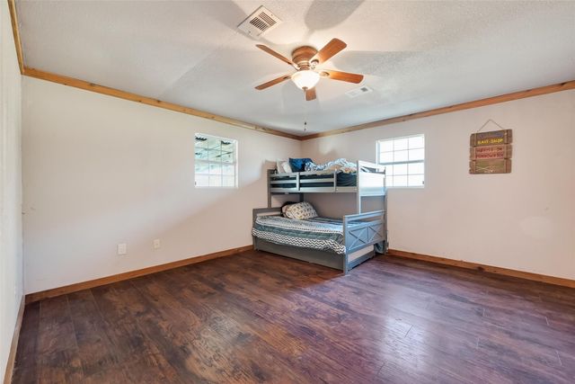 1910 Duncan Drive, Oyster Creek, TX 77541