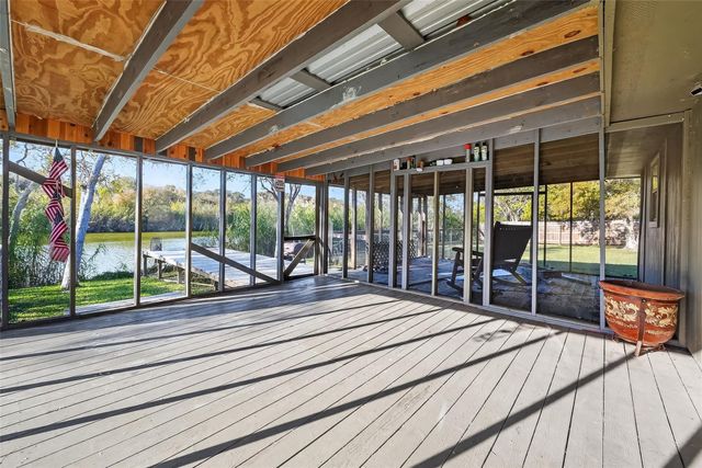 1910 Duncan Drive, Oyster Creek, TX 77541