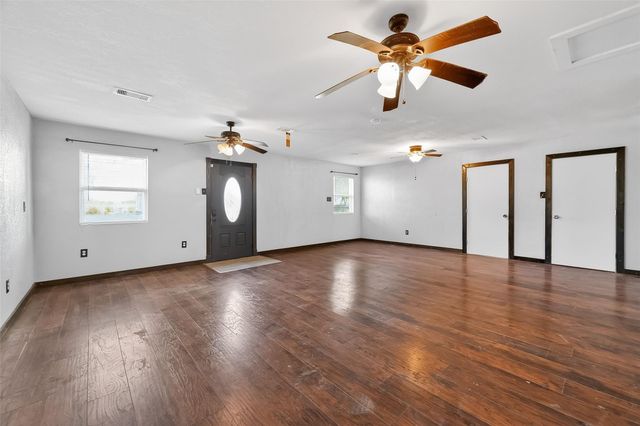 1910 Duncan Drive, Oyster Creek, TX 77541