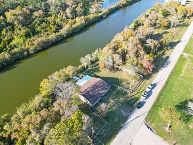 1910 Duncan Drive, Oyster Creek, TX 77541