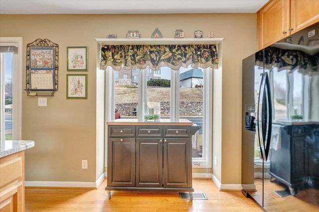 4910 Hunting Hills CIR, Roanoke, VA 24018