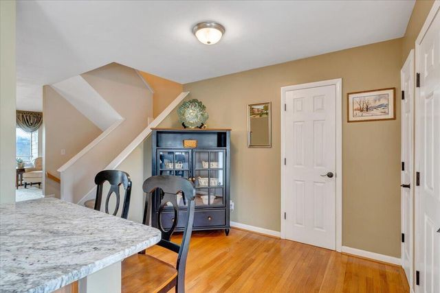 4910 Hunting Hills CIR, Roanoke, VA 24018