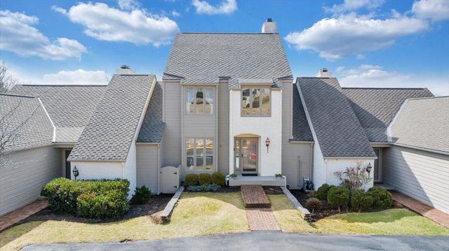 4910 Hunting Hills CIR, Roanoke, VA 24018