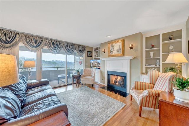 4910 Hunting Hills CIR, Roanoke, VA 24018