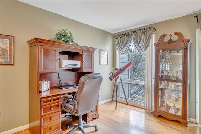 4910 Hunting Hills CIR, Roanoke, VA 24018