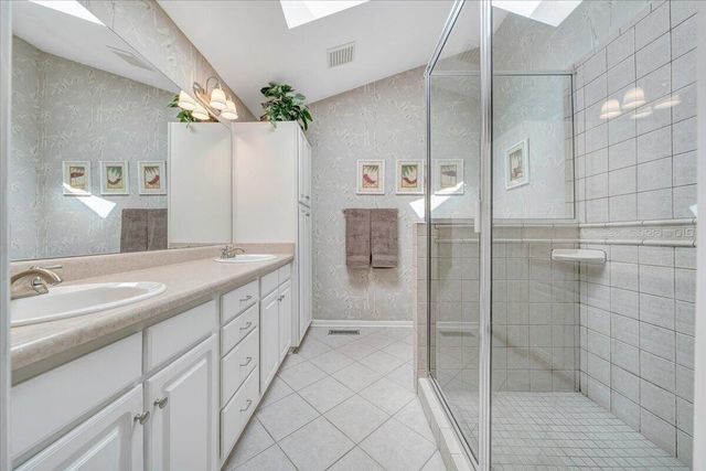 4910 Hunting Hills CIR, Roanoke, VA 24018