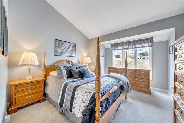 4910 Hunting Hills CIR, Roanoke, VA 24018