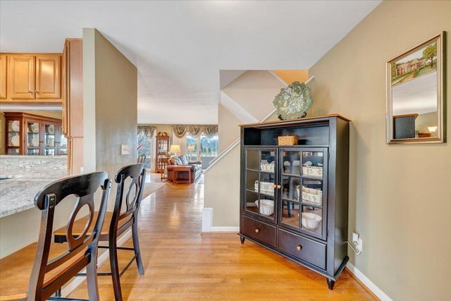 4910 Hunting Hills CIR, Roanoke, VA 24018