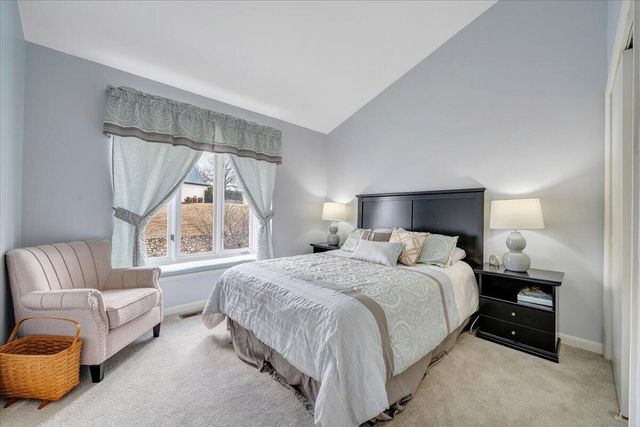 4910 Hunting Hills CIR, Roanoke, VA 24018