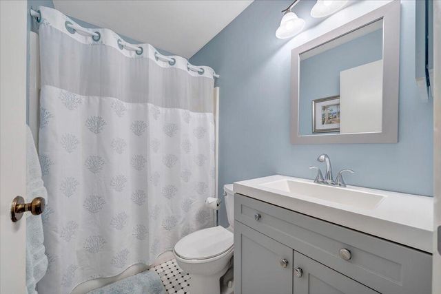 4910 Hunting Hills CIR, Roanoke, VA 24018