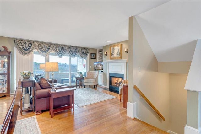 4910 Hunting Hills CIR, Roanoke, VA 24018