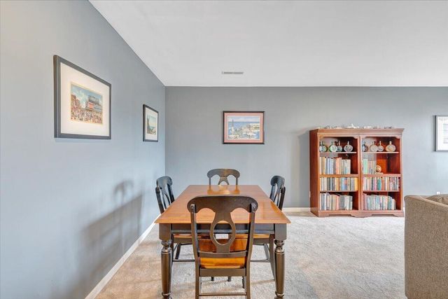 4910 Hunting Hills CIR, Roanoke, VA 24018