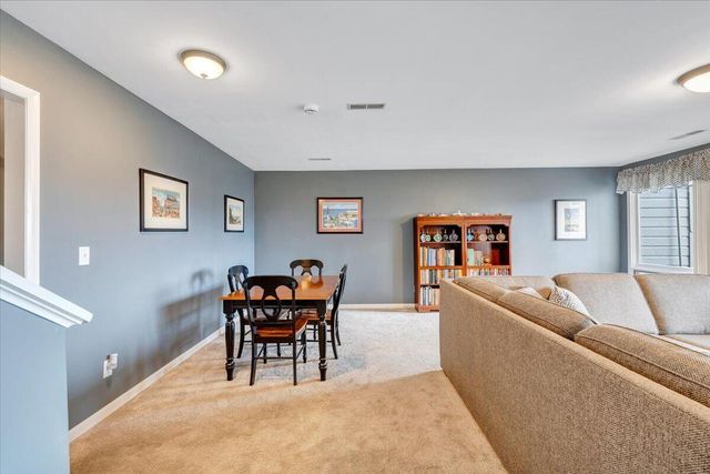 4910 Hunting Hills CIR, Roanoke, VA 24018