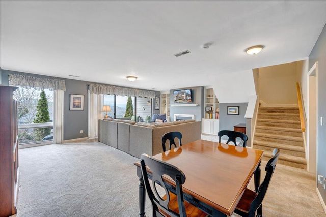 4910 Hunting Hills CIR, Roanoke, VA 24018