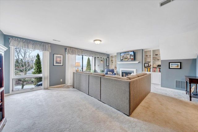 4910 Hunting Hills CIR, Roanoke, VA 24018