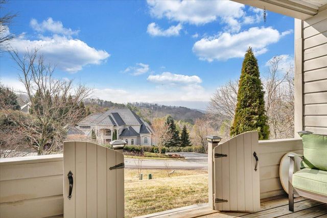 4910 Hunting Hills CIR, Roanoke, VA 24018