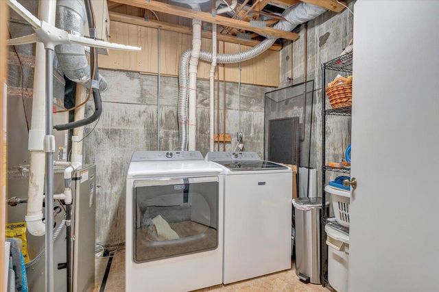 4910 Hunting Hills CIR, Roanoke, VA 24018