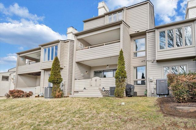 4910 Hunting Hills CIR, Roanoke, VA 24018