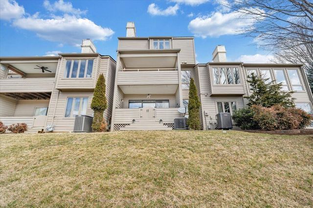 4910 Hunting Hills CIR, Roanoke, VA 24018