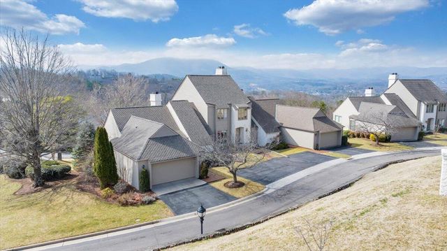 4910 Hunting Hills CIR, Roanoke, VA 24018