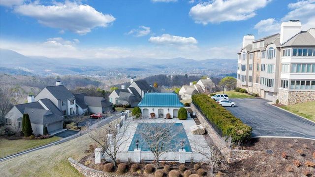 4910 Hunting Hills CIR, Roanoke, VA 24018