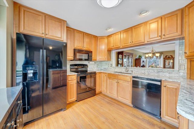 4910 Hunting Hills CIR, Roanoke, VA 24018