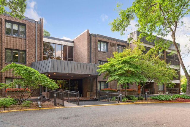 3412 Oak Ridge Road 308, Hopkins, MN 55305
