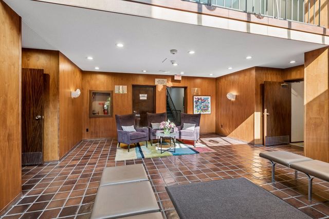 3412 Oak Ridge Road 308, Hopkins, MN 55305