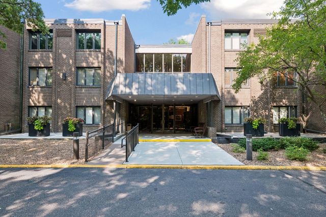 3412 Oak Ridge Road 308, Hopkins, MN 55305