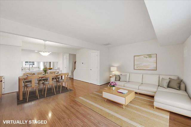 6146 STRASBURG DR, Centreville, VA 20121