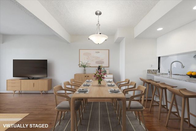 6146 STRASBURG DR, Centreville, VA 20121