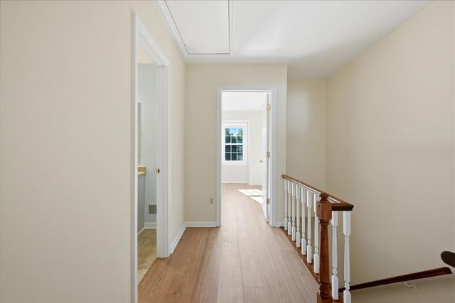 6146 STRASBURG DR, Centreville, VA 20121
