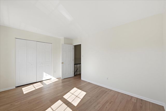 6146 STRASBURG DR, Centreville, VA 20121